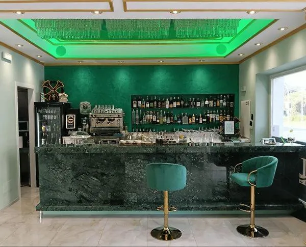صورة Kovacs Bar Affittacamere مارينا دي مونتيمارسيانو