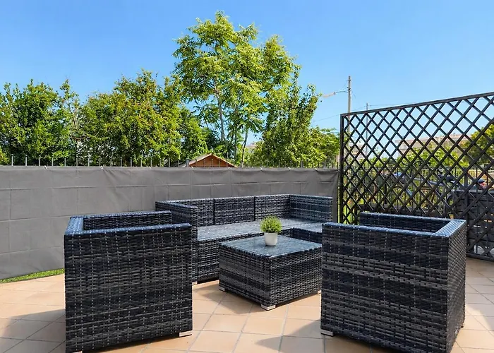 Фото Апартаменты -Giardino E Terrazza- 5 Posti, Wifi, Garage Порто-Сан-Джорджо