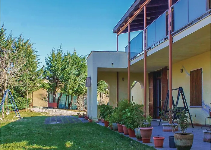 صورة Casa Rotonda Three-Bedroom Holiday Home In Montefelcino Pu